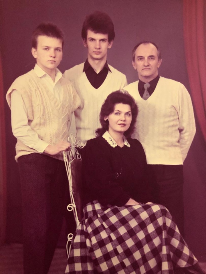 A. Dabulskis su šeima