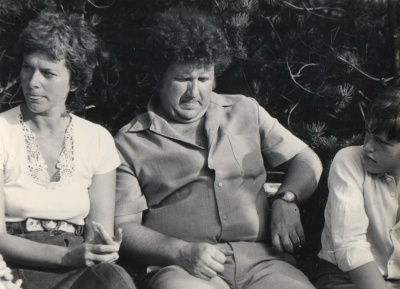 Režisierė I. Bučienė ir A. Mikuta, 1983 m. Nida